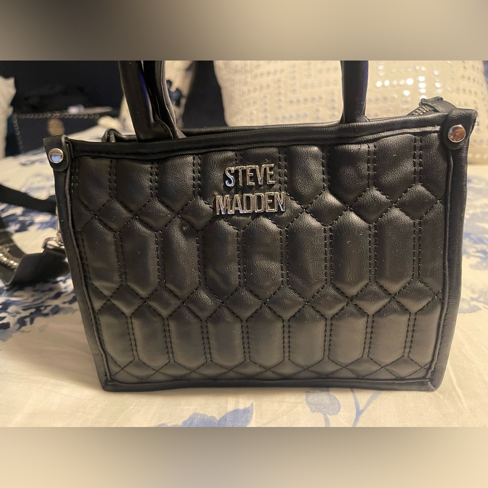 Steve Madden Bniko Quilted Crossbody